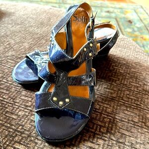 SOFFT Navy blue Patton leather, dressy 2 in heel 9.5